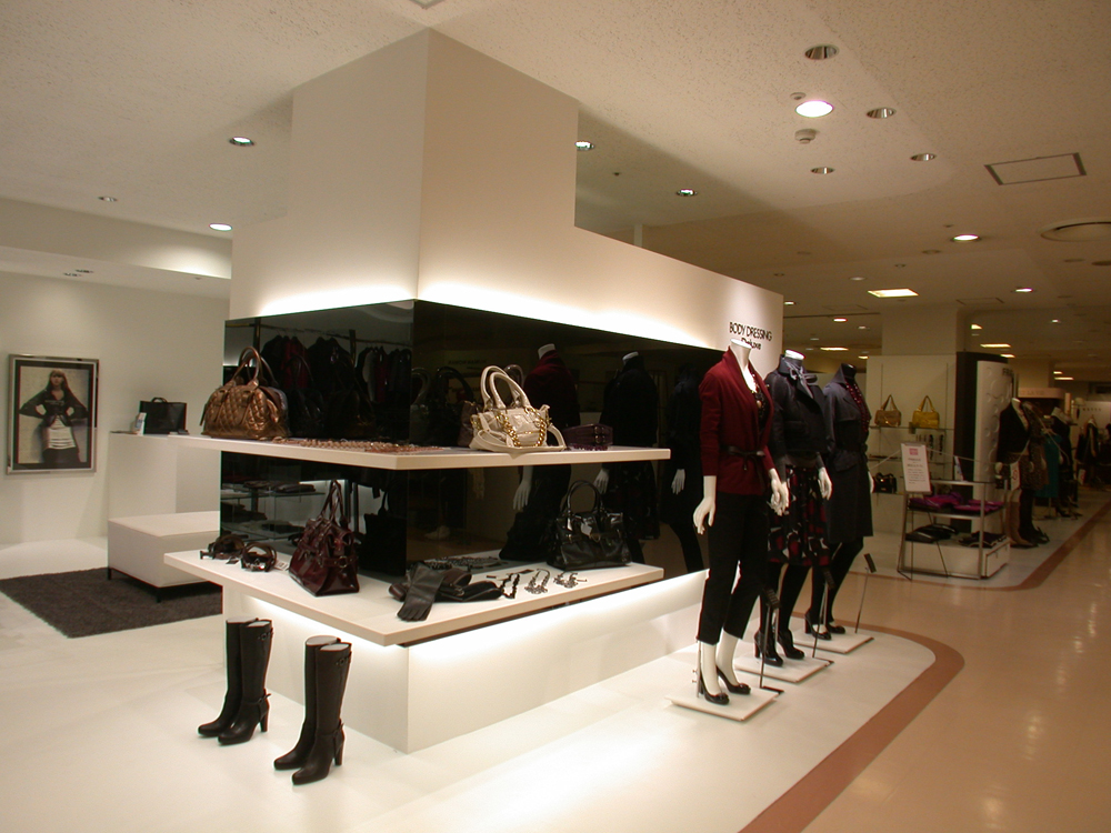 BODYDRESSING Deluxe 広島そごう/ボディドレッシングデラックス 広島そごう/店舗設計・ショップデザイン:洋服・ファッションブランド