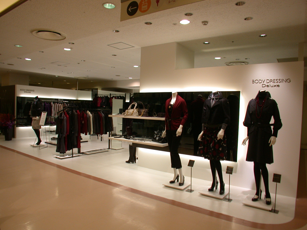 BODYDRESSING Deluxe 広島そごう/ボディドレッシングデラックス 広島そごう/店舗設計・ショップデザイン:洋服・ファッションブランド