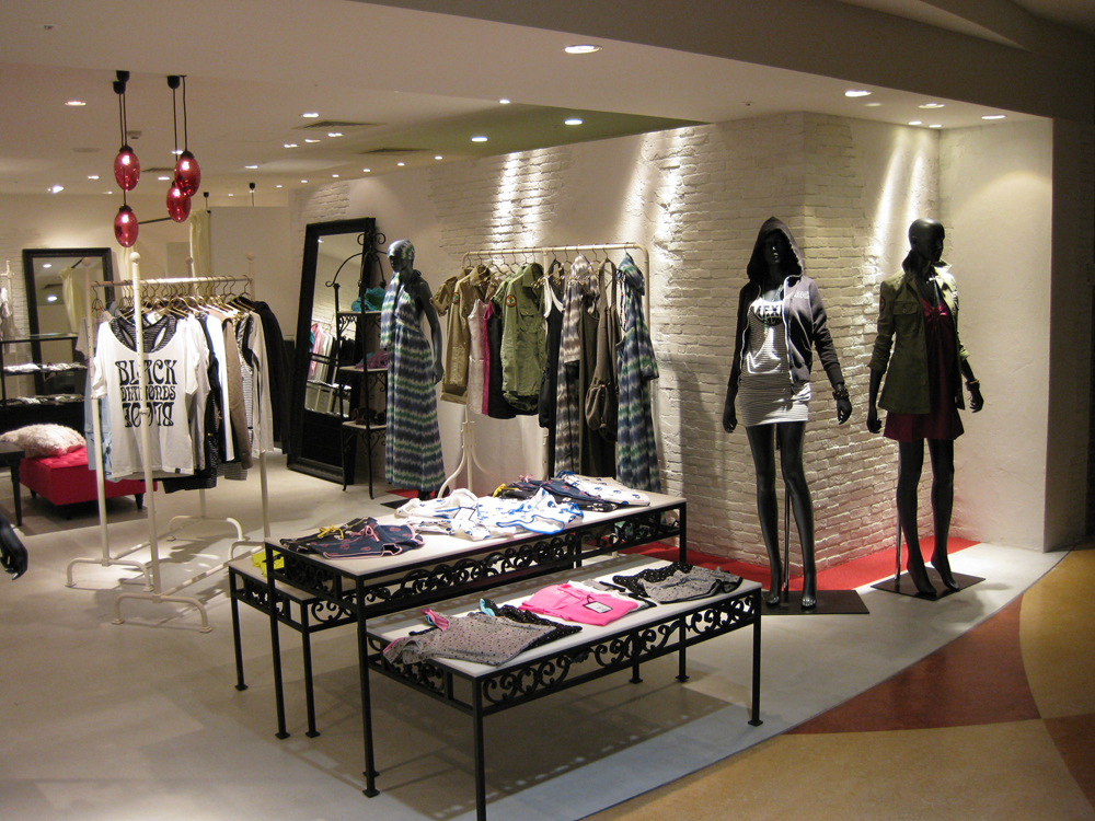 DRWCYS 天王寺mio/ドローシーズ 天王寺ミオ/店舗設計・ショップデザイン:洋服・ファッションブランド