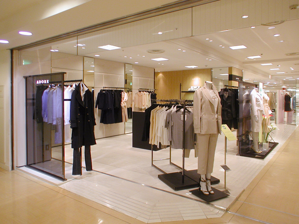 ADORE 神戸大丸/アドーア 神戸大丸/店舗設計・ショップデザイン:洋服・ファッションブランド