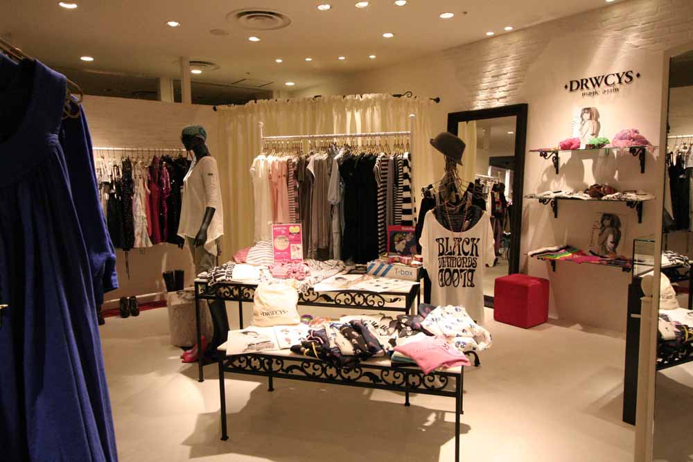 DRWCYS 新宿ルミネ/ドロシーズ 新宿ルミネ/店舗設計・ショップデザイン:洋服・ファッションブランド