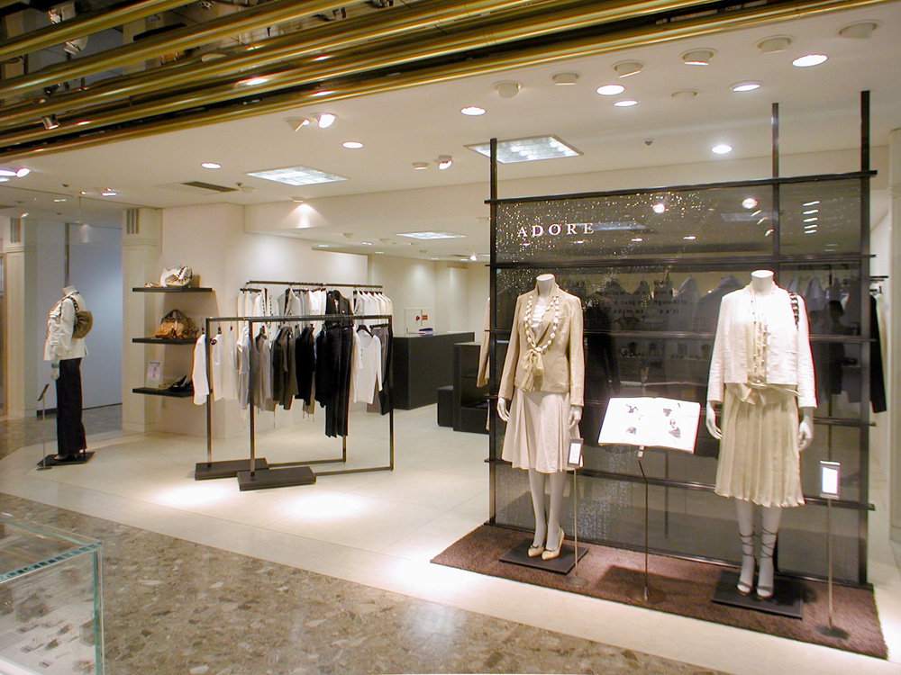 ADORE 梅田大丸/アドーア 梅田大丸/店舗設計・ショップデザイン:洋服・ファッションブランド